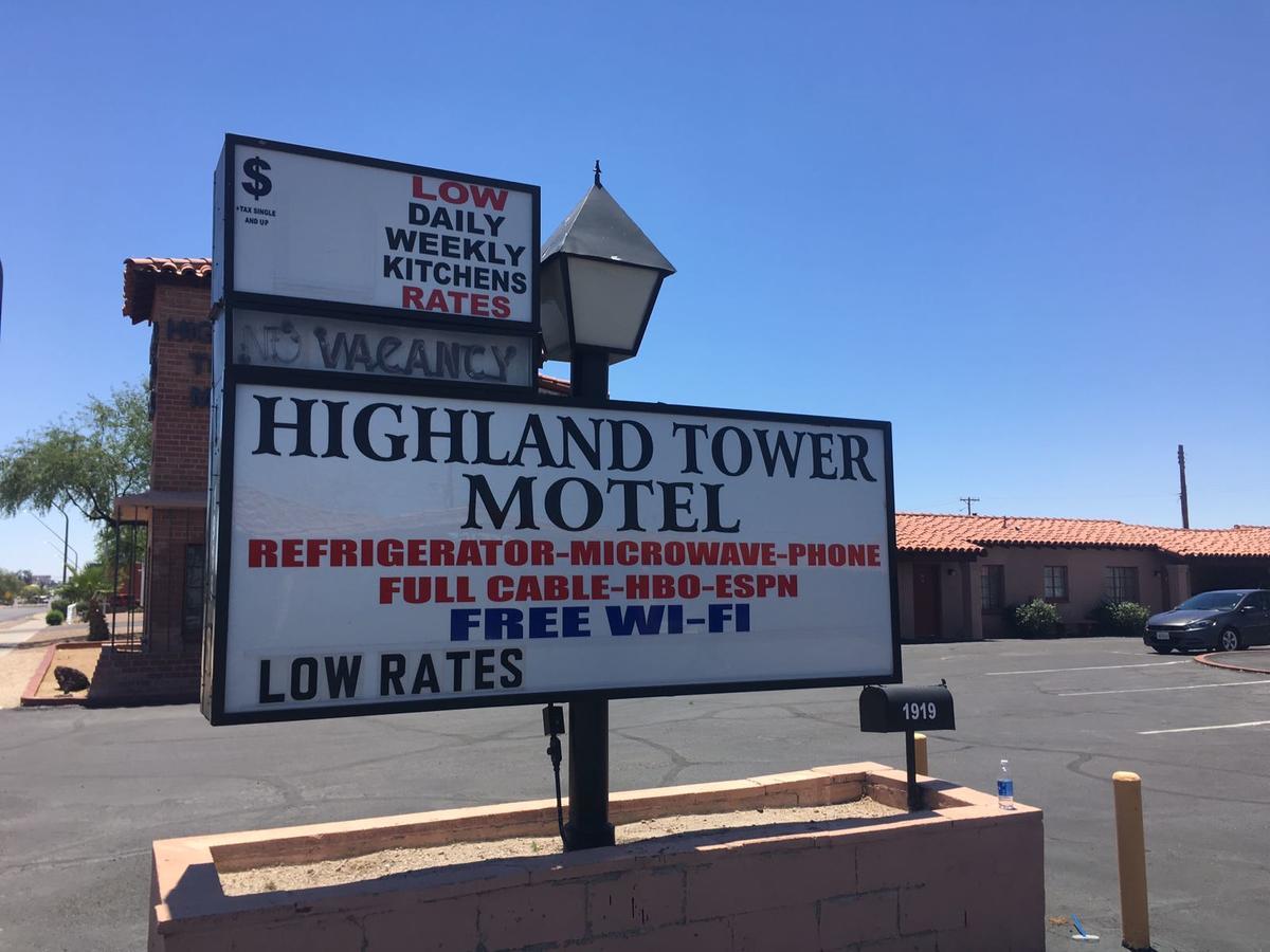 טוסון Highland Tower Motel מראה חיצוני תמונה