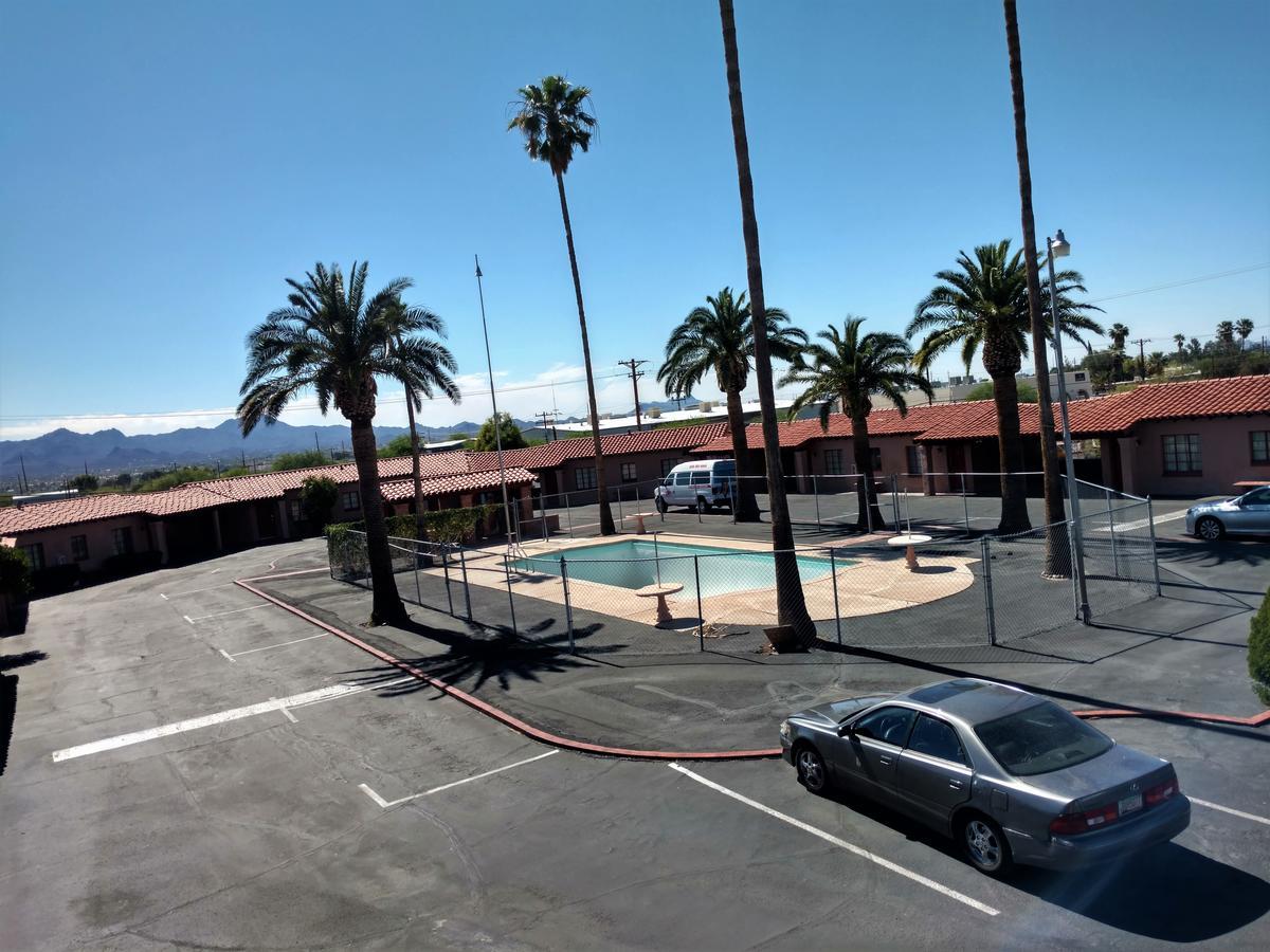 טוסון Highland Tower Motel מראה חיצוני תמונה